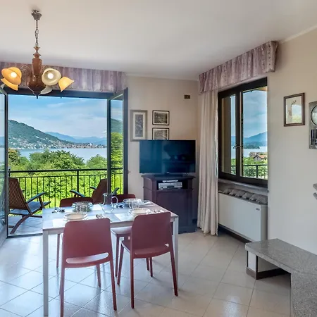 Grazia - Bilocale Con Vista E Giardino شقة